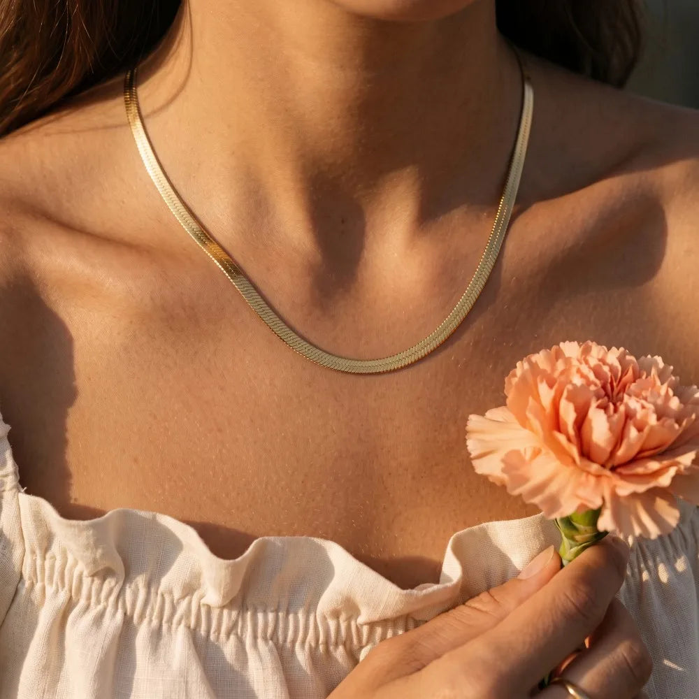 Minimalist Unisex Snake Choker Chain Necklace Stainless Steel Herringbone Gold Plated Boho Vintage Jewelry Gift for Women Men